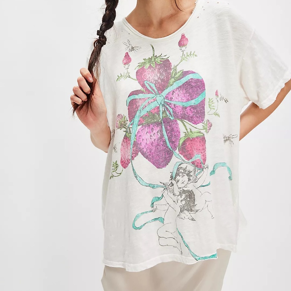 Magnolia Pearl Gather Me Berries Tee